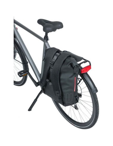 Basil rugtas SoHo Nordlight night zwart 17L
