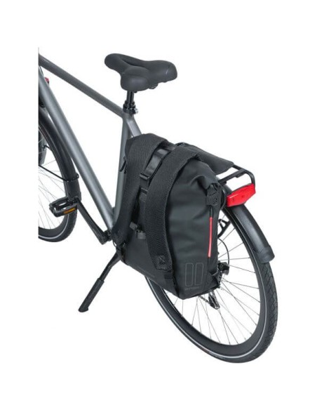 Basil rugtas SoHo Nordlight night zwart 17L