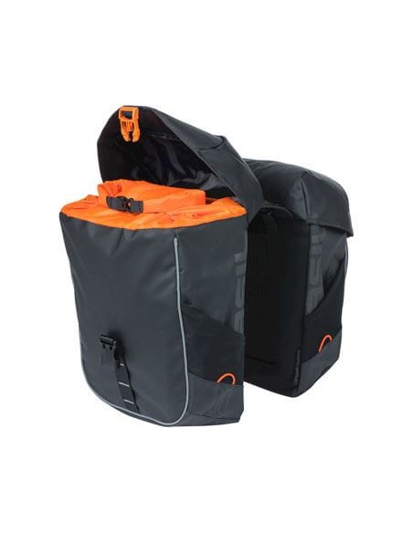 Basil fietstas dubbel Miles Tarpaulin zwart oranje 34L