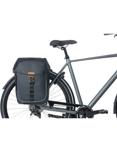 Basil fietstas dubbel Miles Tarpaulin zwart oranje 34L