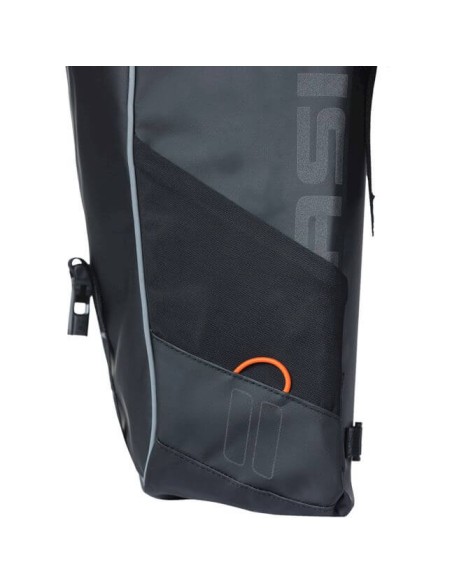 Basil fietstas dubbel Miles Tarpaulin zwart oranje 34L