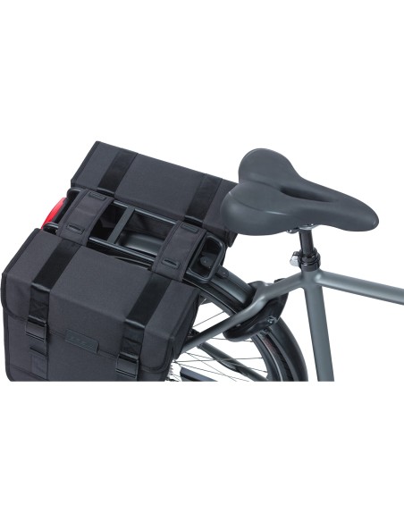 Basil fietstas dubbel Tour zwart 28L