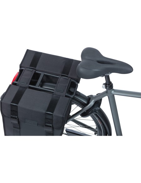 Basil fietstas dubbel Tour Waterproof zwart 28L