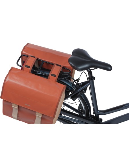 Basil fietstas dubbel Urban load terra red/rose 48-53L