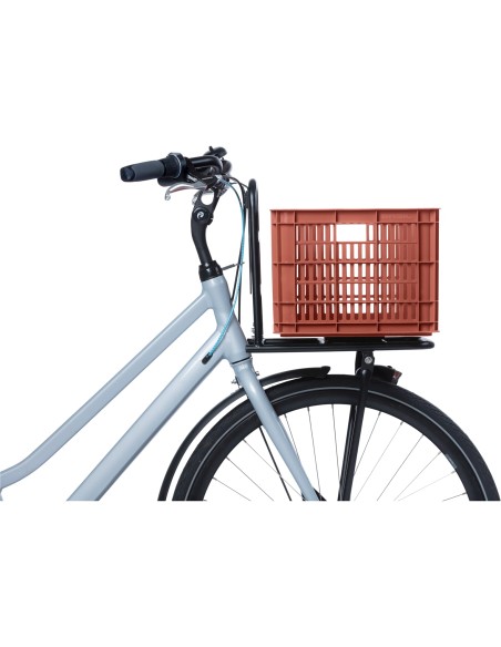 Basil fietskrat M terra red 29.5L recycled