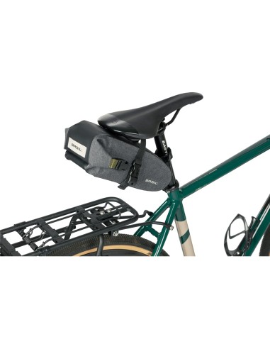 Basil zadeltas Navigator Storm M zwart 1,5L