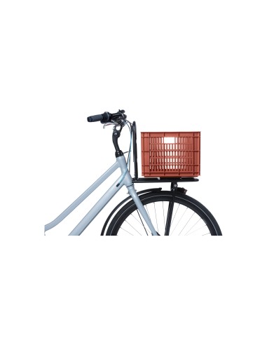 Basil fietskrat M terra red 29.5L recycled
